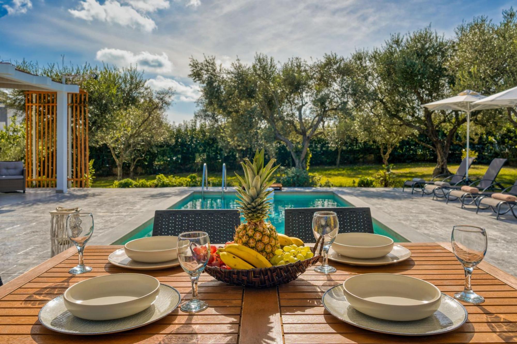 Valeria Private Villa Planos  Luaran gambar